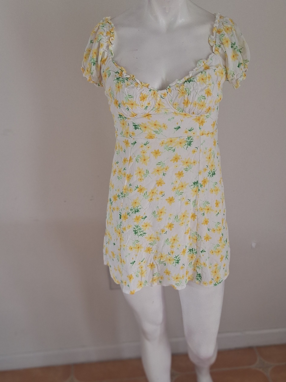 Sophie Rue Casual  Mini Summer  Dress with Yellow Floral Print Sz S 100% Rayon